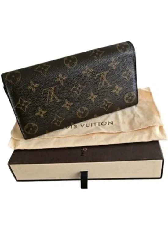 Louis Vuitton Monogram Wallet - authentic - Picture 2 of 13